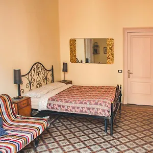 Casa Verdi - House Of Travelers *** Katania